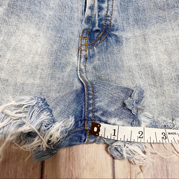 FREE PEOPLE Button Fly Frayed Shorts Size 28 - Picture 7 of 8